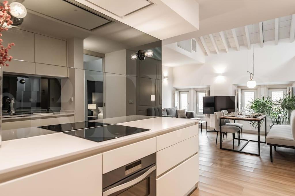 Penthouse Suite With Rooftop In The Heart Of Malaga By Rems Exterior photo