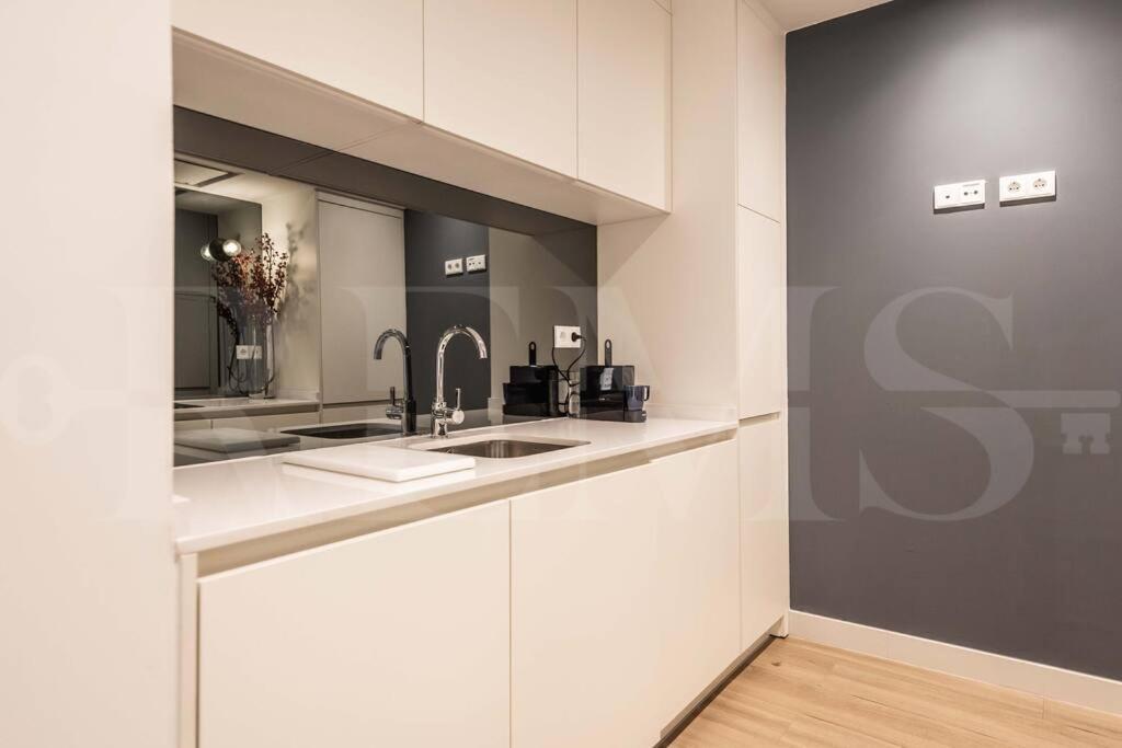Penthouse Suite With Rooftop In The Heart Of Malaga By Rems Exterior photo